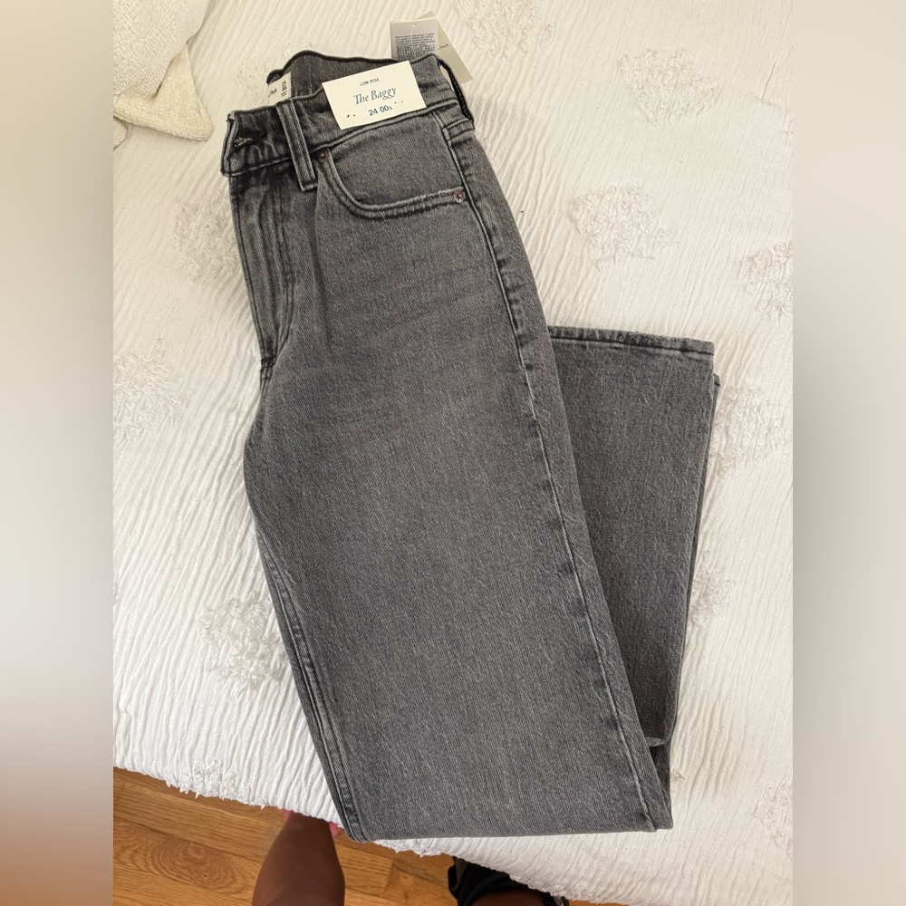 Abercrombie & Fitch Women's Straight Leg Gray Jeans
